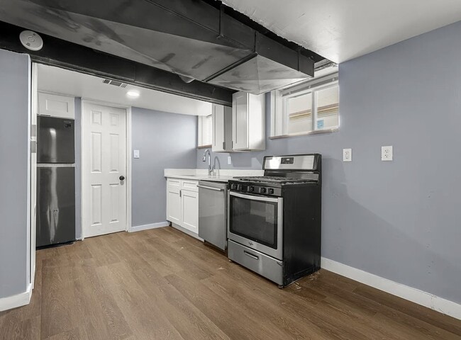 Building Photo - 425-427 Vester St