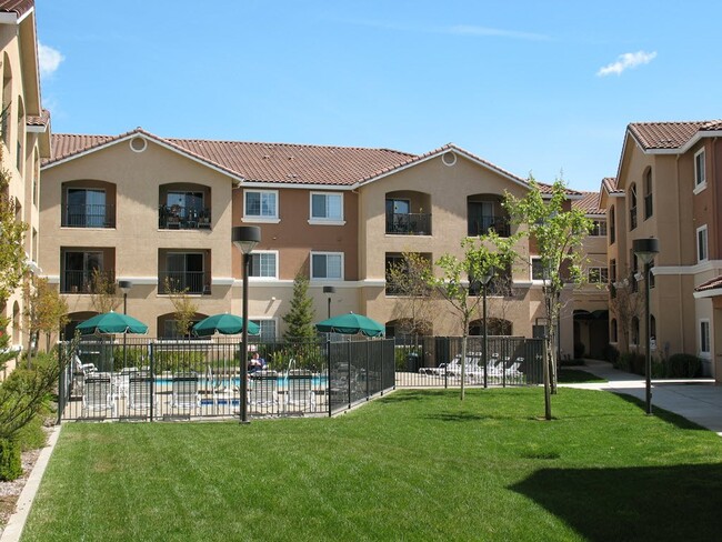 Building Photo - Vintage Zinfandel Senior Apartments