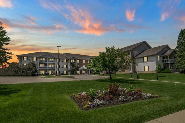 Building Photo - Rosewood Villas - Senior Rental