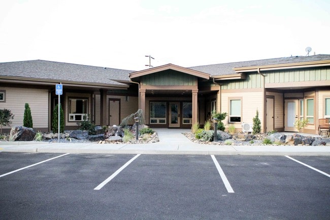 Building Photo - Columbia Hills Manor Rental