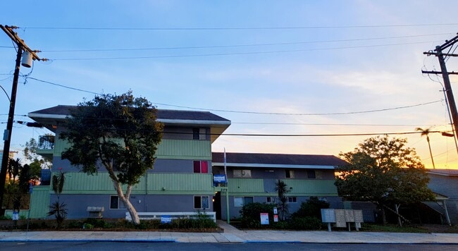 Building Photo - Redwood Terrace