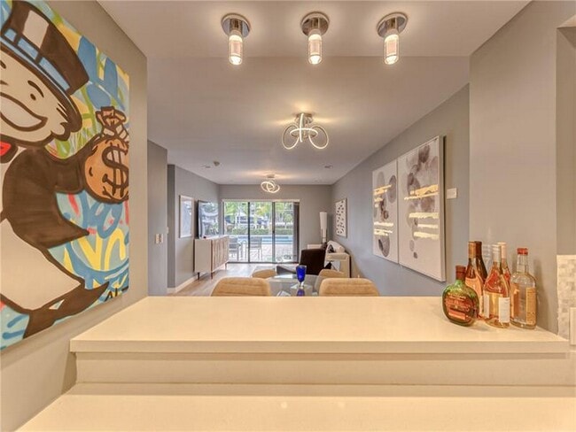 Building Photo - 2713 NE 15th St