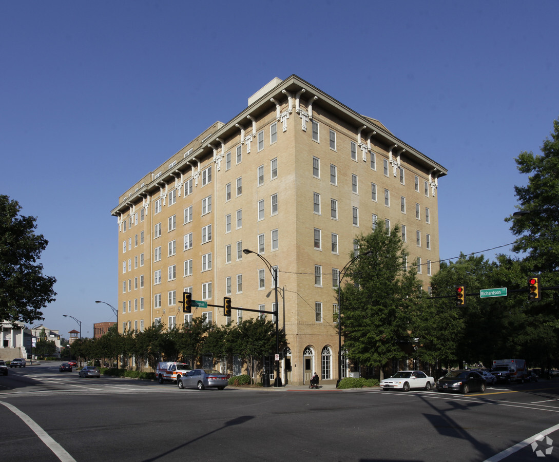 Photo - Greenville Summit Apartments