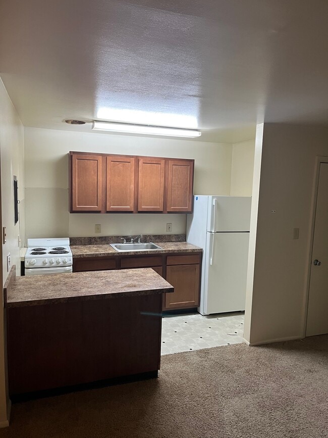 Building Photo - Caroline Apartments