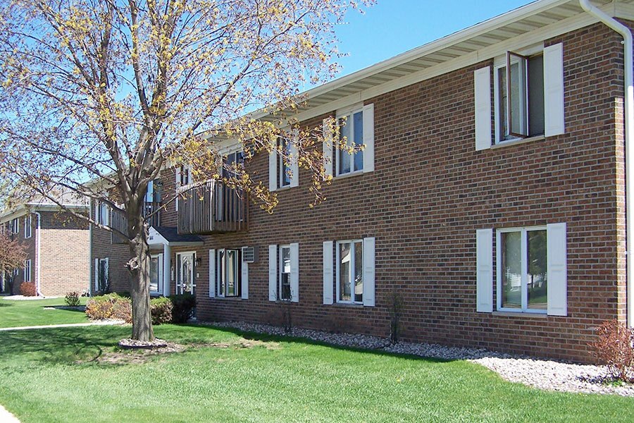 SHAWANO APARTMENTS - SHAWANO APARTMENTS