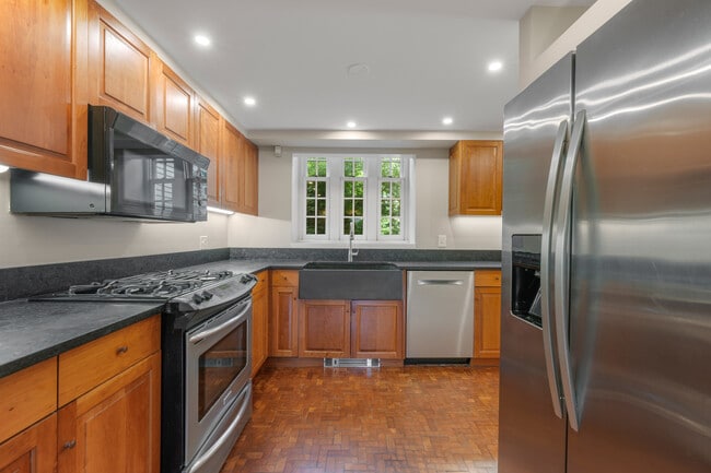 Photo - 259 Mt Auburn St Rental