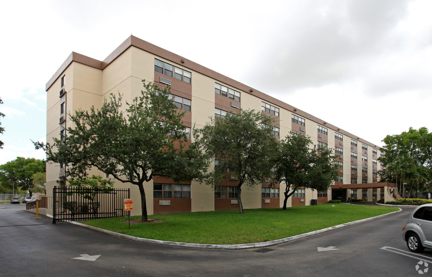 Hadley Gardens Apartments - Hadley Gardens Apartments