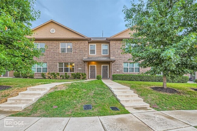 Photo - 1313 Lakecrest Ln Townhome
