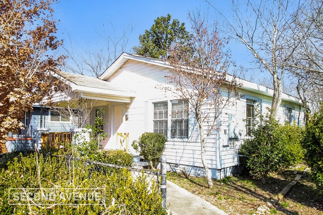 Building Photo - 412 Irving St