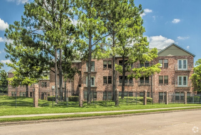 Photo - Tarrytowne Estates Apartments