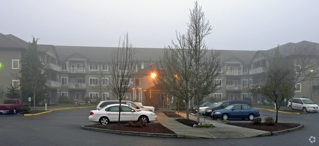 Building Photo - Holiday South Hill Rental