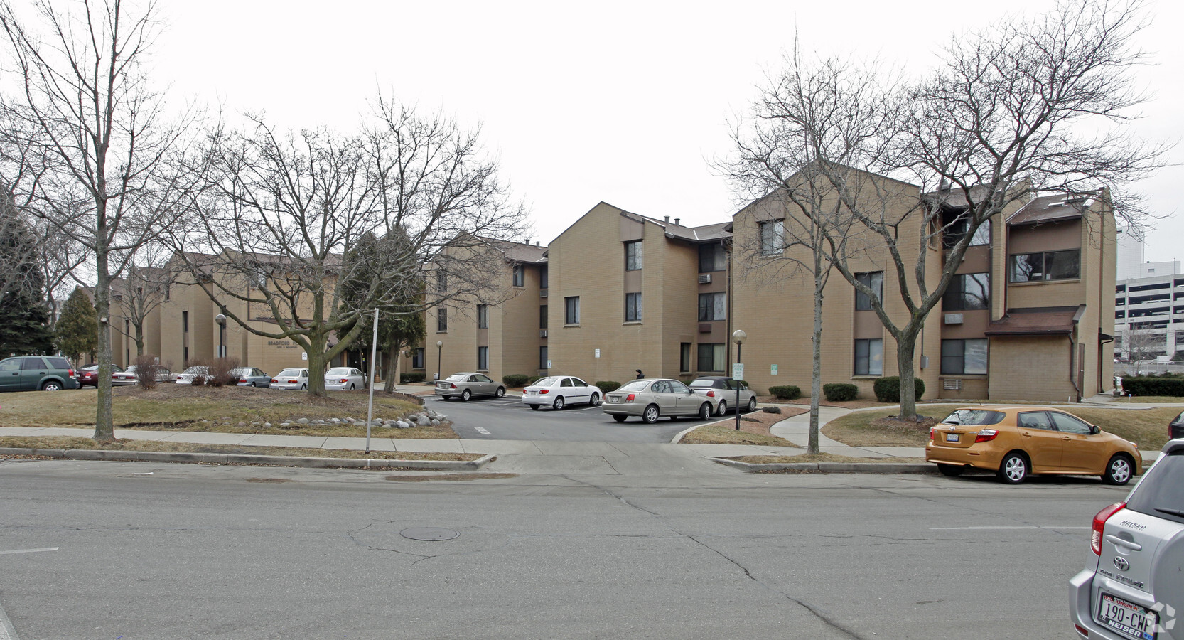 Bradford Place Apartments - Bradford Place Apartments