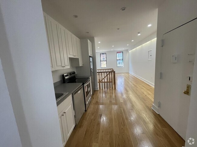 Building Photo - 355 W 53rd St Rental