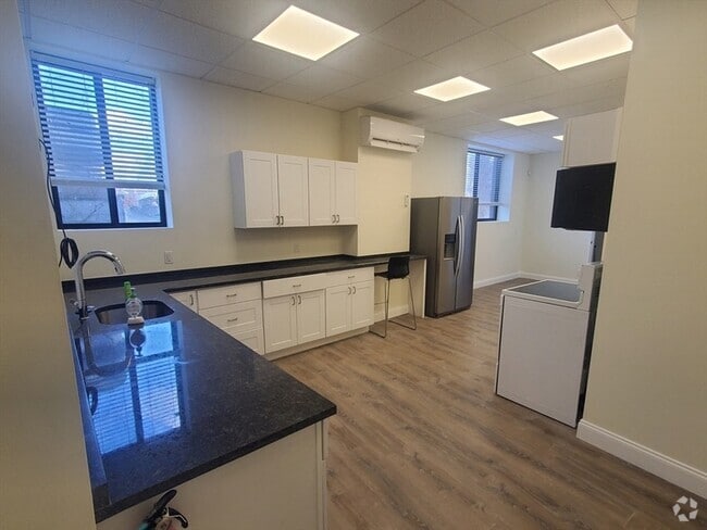Building Photo - 276 Adams St Rental