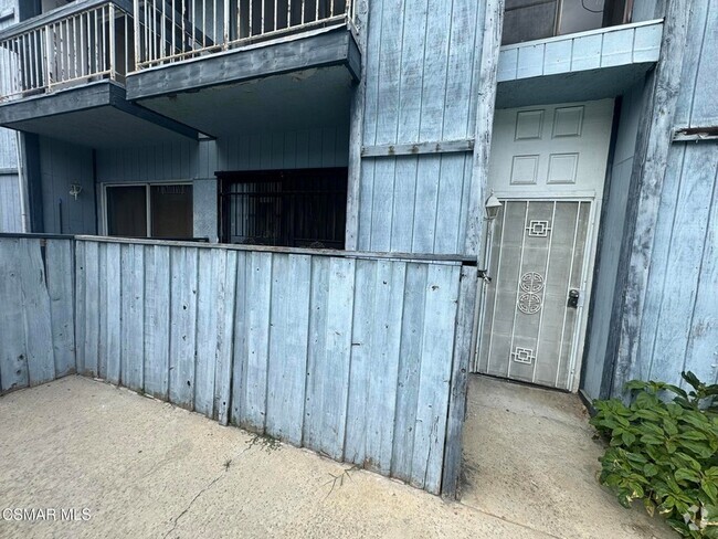 Building Photo - 14520 Plummer St Rental