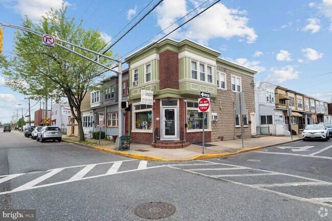 Building Photo - 501 S Broadway Rental