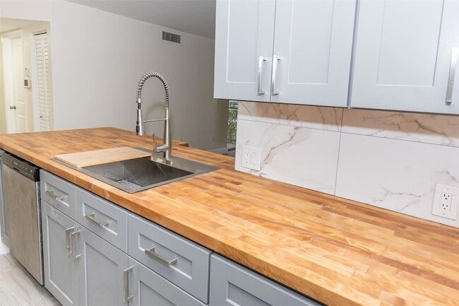 Photo - 1247 SW 46th Ave Unit 1313 Condo