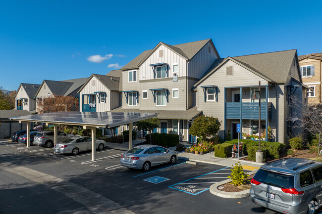 Building Photo - Carlow Court Apartments at Emerald Vista