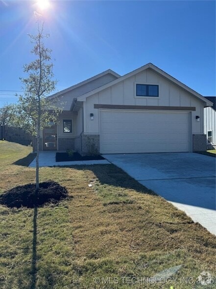 Building Photo - 1640 E 140th Pl Rental