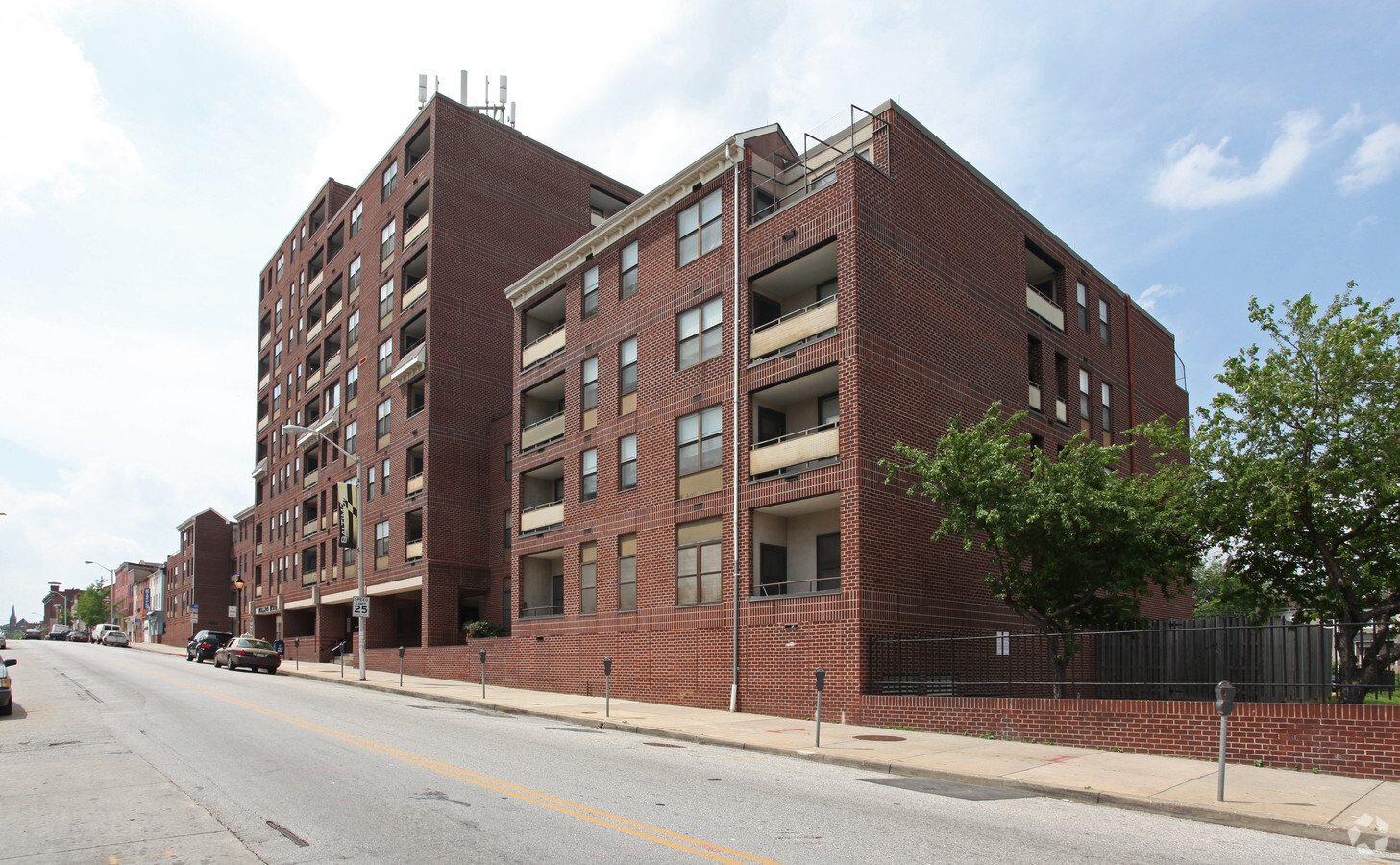 Photo - Hollins House Apartments