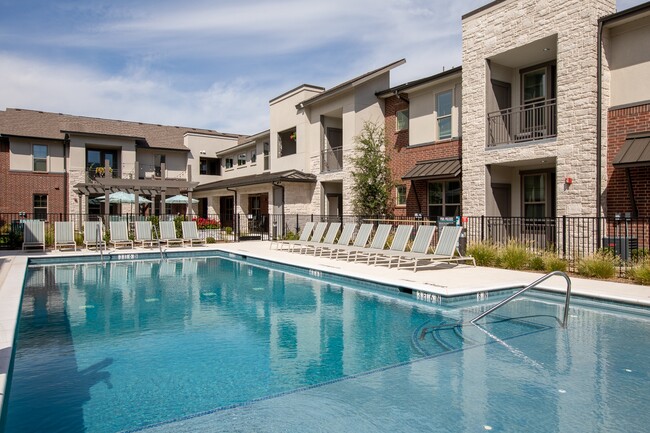 The Luxe at Rowlett 55+ Active Adult - The Luxe at Rowlett 55+ Active Adult Apartments