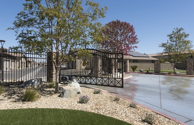 The Gates at Figarden Apartments - The Gates at Figarden Apartments