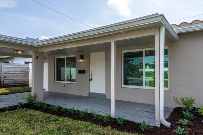 Building Photo - 4800 NE 4th Ave Rental