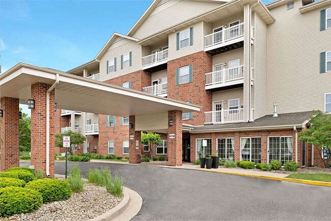 Building Photo - RESERVE AT LAKEVIEW Rental