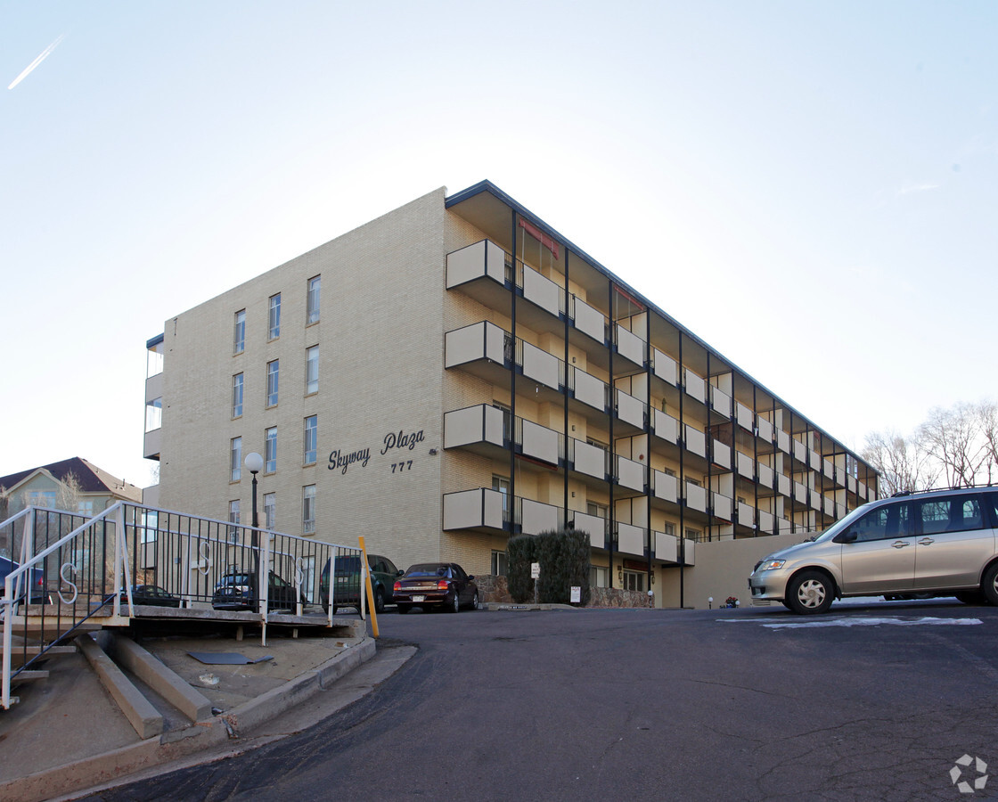 Photo - Skyway Plaza Apartments