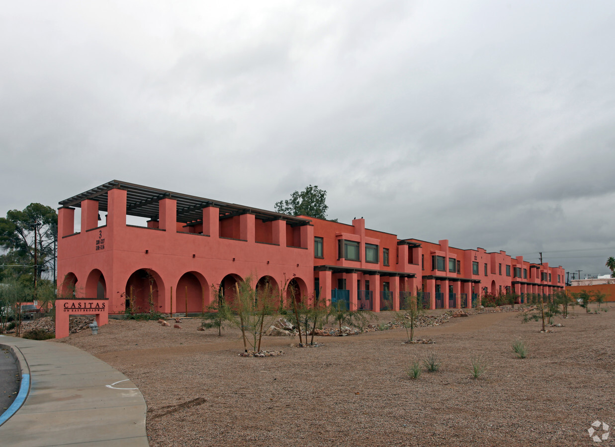 Casitas on East Broadway - Casitas on East Broadway Apartments