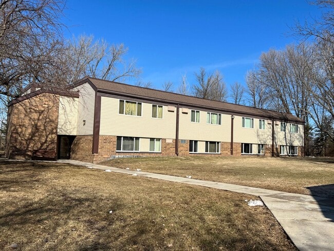 Westcourt Exterior - Westcourt Apartments