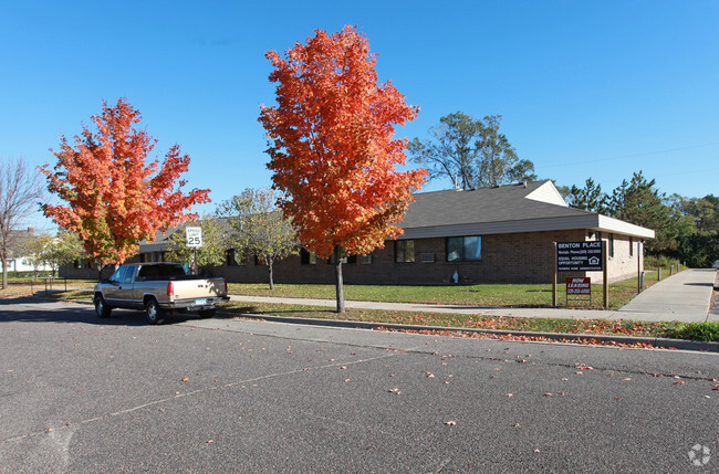 Benton Place Apartments - Benton Place Apartments