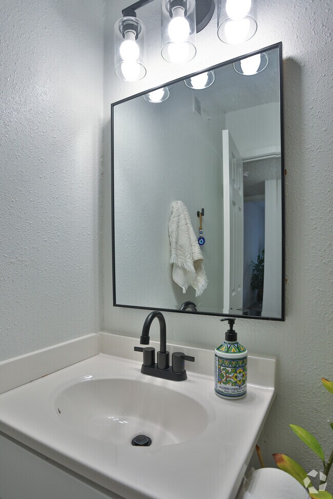 The Fairway Club Apartments Greenville, South Carolina 10 units available After55