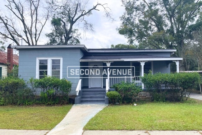 Building Photo - 1740 W 10th St Rental