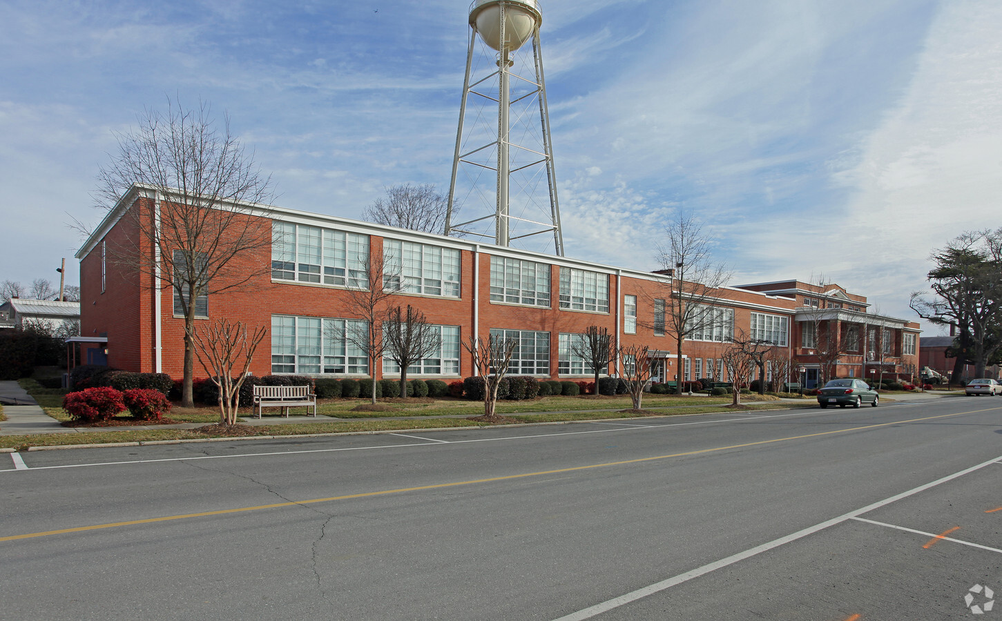 Photo - Dallas High School Apartments