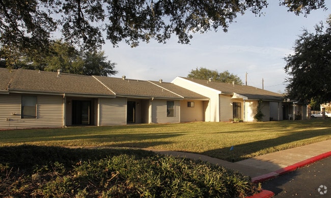 Primary Photo - The Clairmont Rental