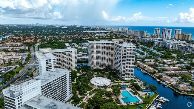 Building Photo - 2500 Parkview Dr Rental
