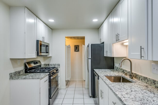 Interior Photo - Porticos of Fox Point Rental