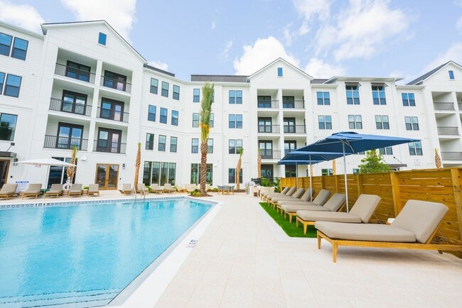 Olea eTown - Olea eTown Apartments