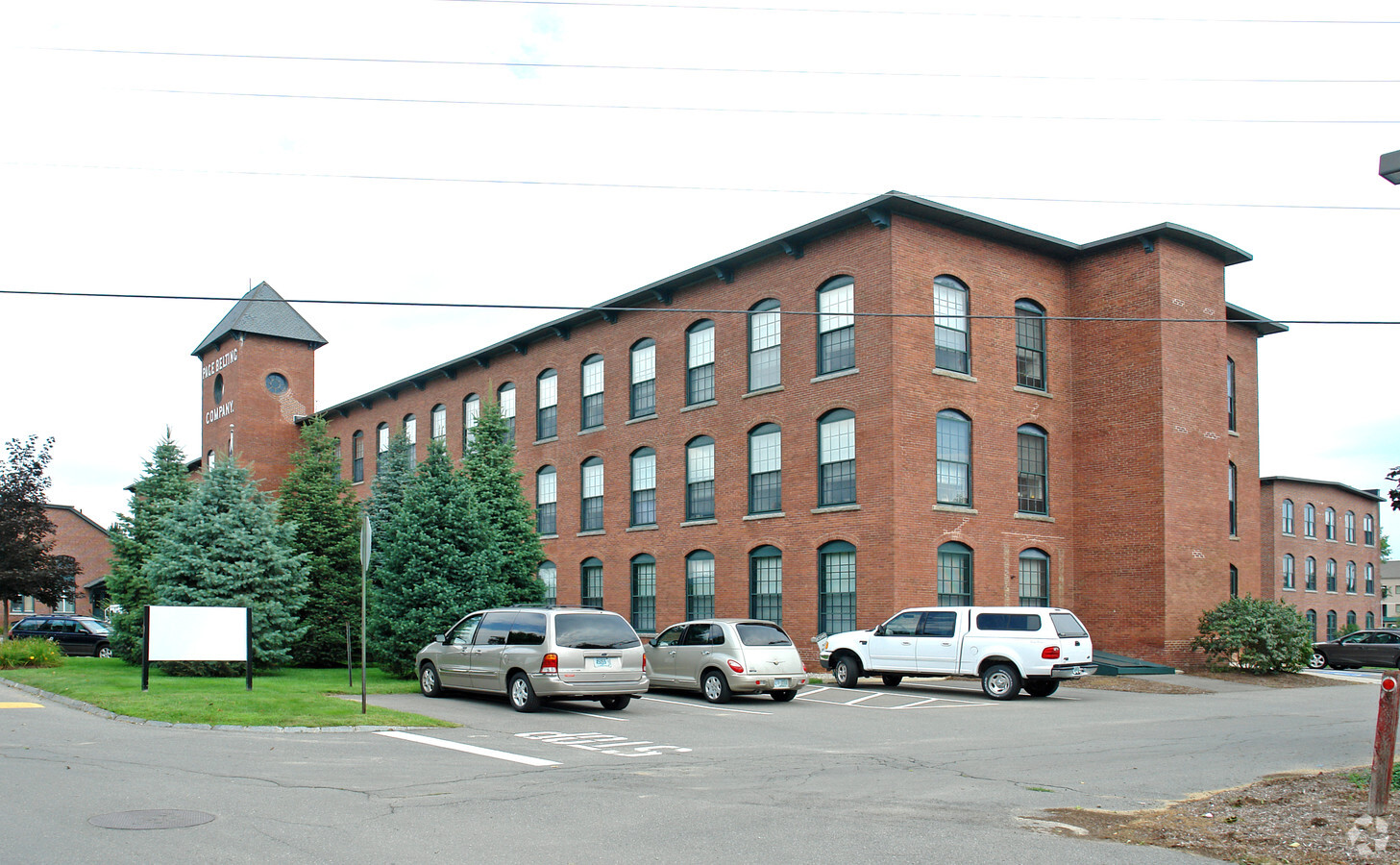 Horseshoe Pond Place - Horseshoe Pond Place Apartments