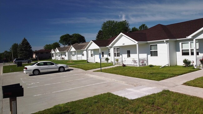 Affordable Senior Housing in Muscatine - Oak Park Senior Living Apartments