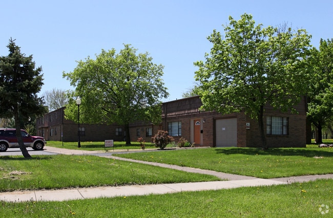 Building Photo - College Village Apartments