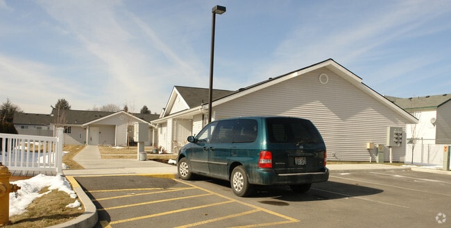Building Photo - Sprague Crossing