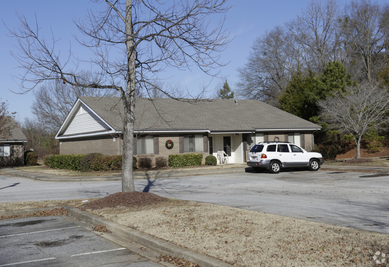 Georgia Manor - Georgia Manor Apartments