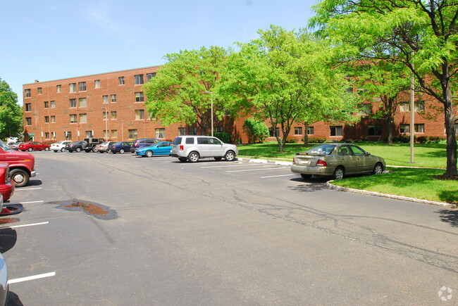 Photo - Baldwin Oaks Apartments