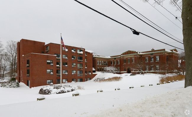 Photo - Lincoln School Apartments