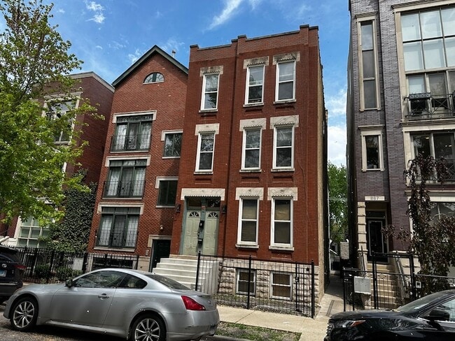 Photo - 869 N Hermitage Ave Unit 3R Condo