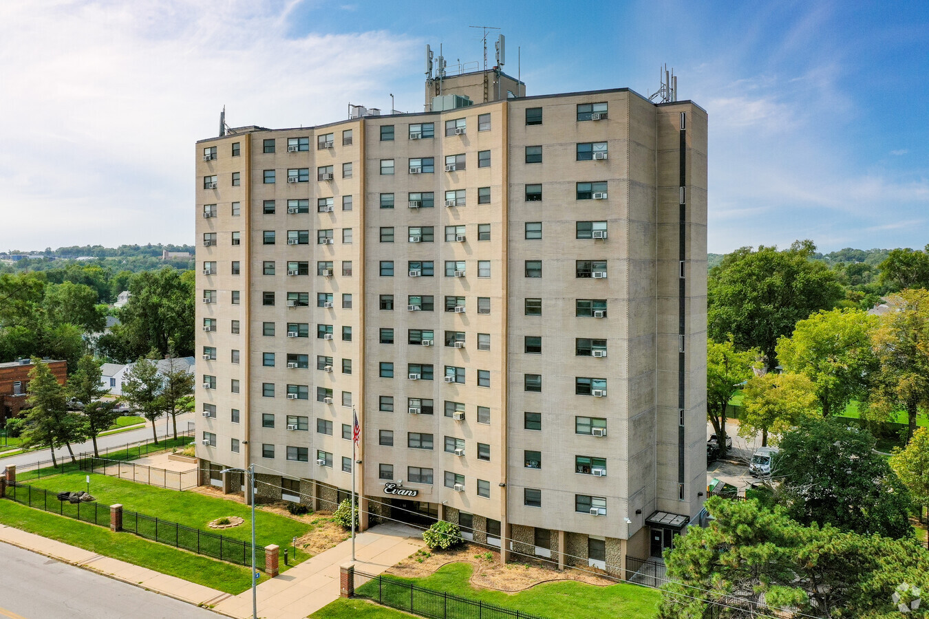 Evans Tower - Evans Tower Apartments