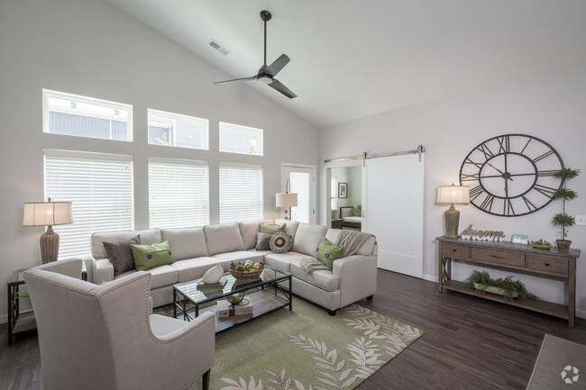 Main Living Area - Burr Oak Commons Rental