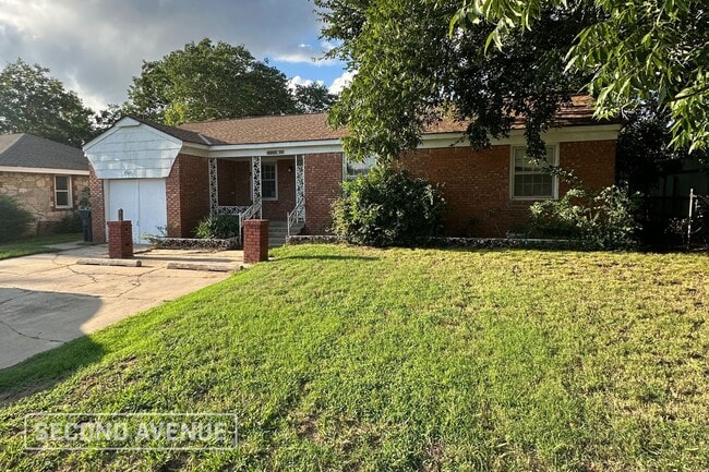 Building Photo - 1565 SW 43rd St Rental